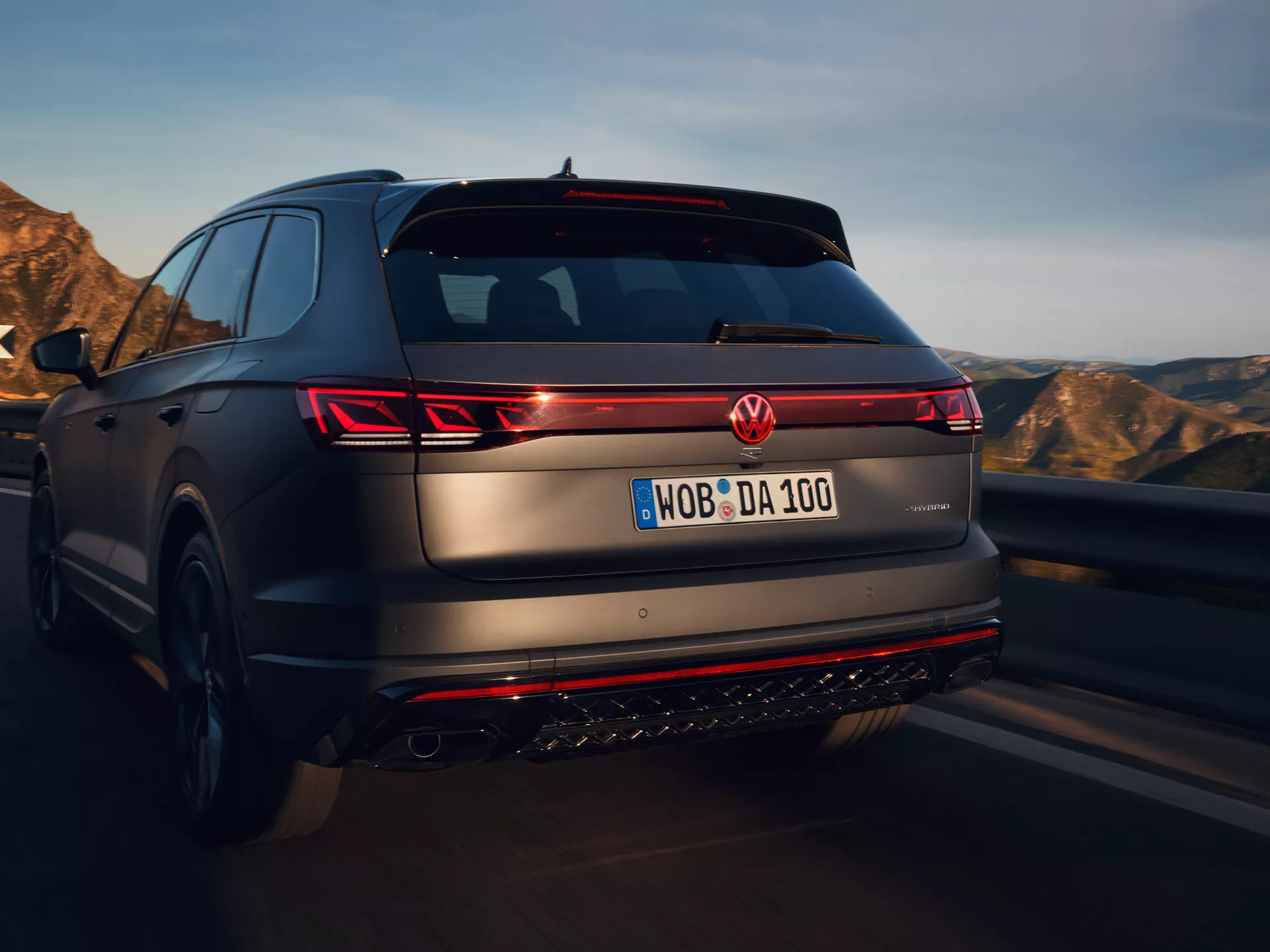 Illuminated rear Volkswagen Logo