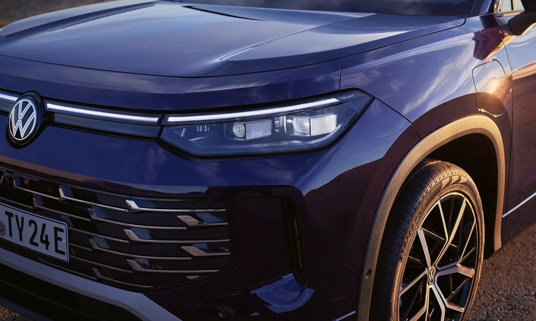 Tayron elegance front 