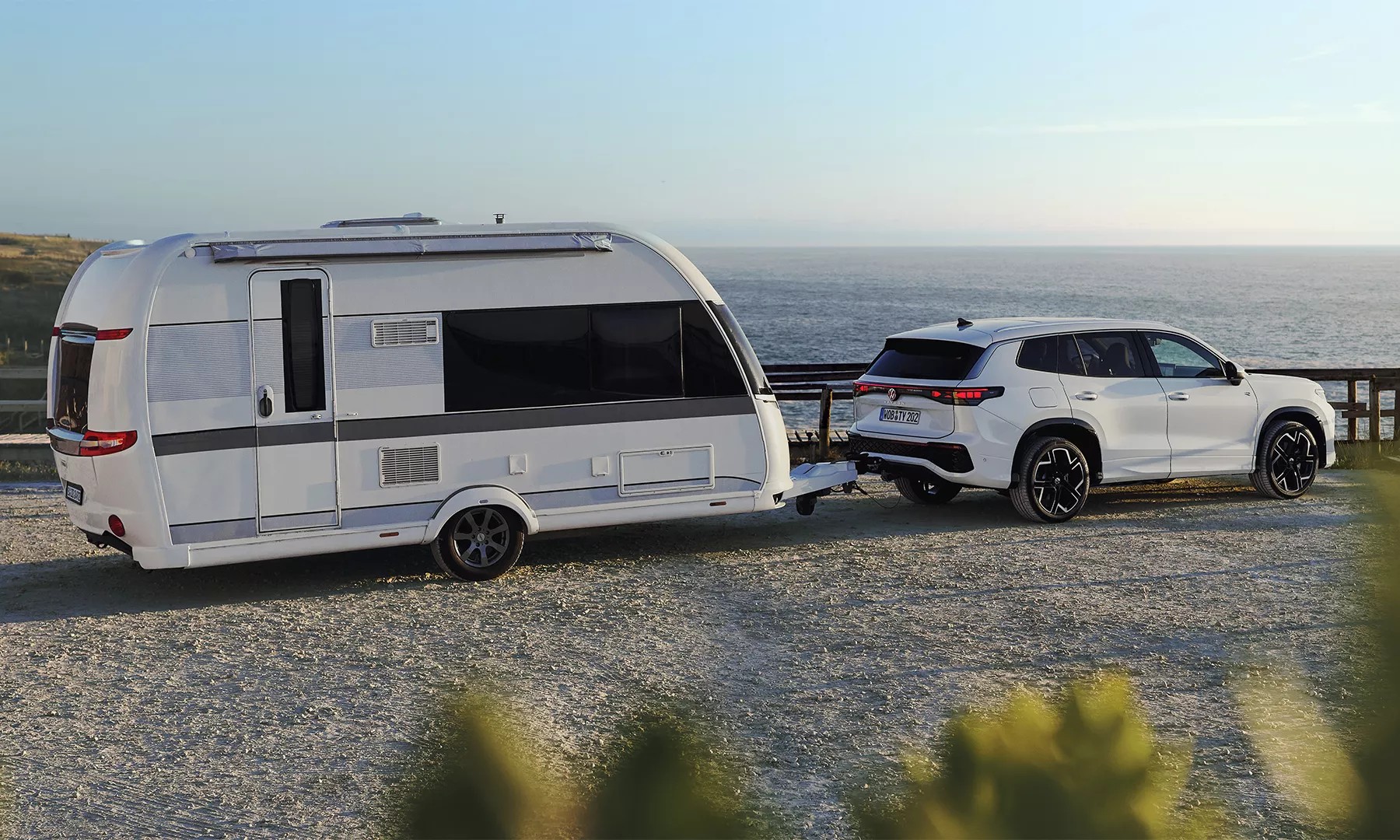 Tayron exterior parking with trailer 